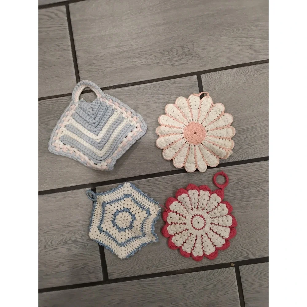 Vintage Handmade Crochet Pot Holders Set of 4 Floral Chevron Cottagecore Kitchen